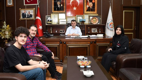 TÜBİTAK 54. Lise Öğrencileri Proje Yarışması Kapsamında Dereceye Giren Öğrenciler Belediye Başkanımız İshak Sarı’yı Ziyaret Etti.